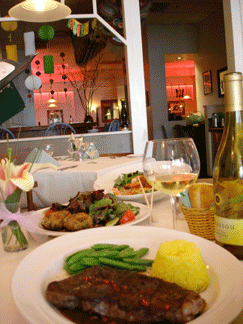 For delicious French and Vietnamese cuisine in a Manhattan atmosphere, it's Duc's Bistro in Honolulu.