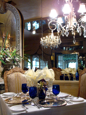 Melyvn's Restaurant invites you to experience the 32-year tradition of fine dining.