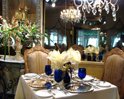 A table waits for you at Melvyn's Restaurant in Palm Springs!