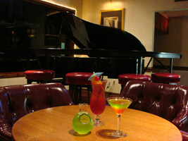 Enjoy our spectacular bar drinks with your meal
